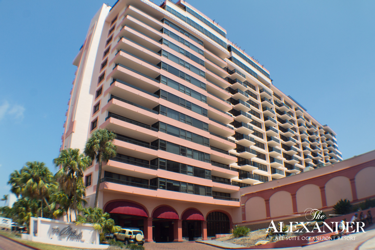 Exterior & Views
