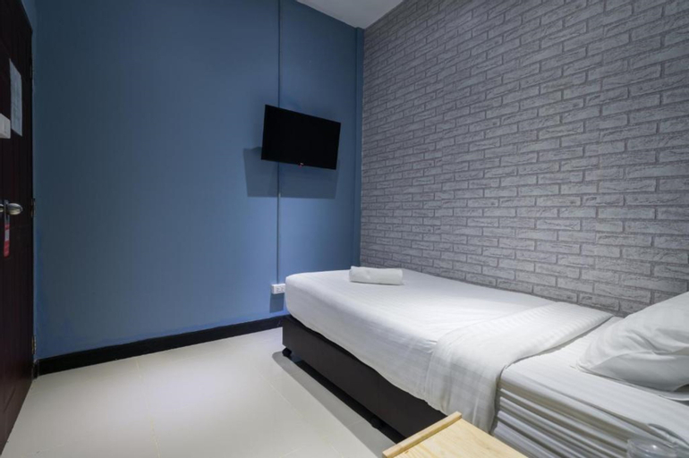 Bedroom 12