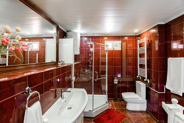 Bathroom 2, Rustaveli Central ApartHotel, Tbilisi