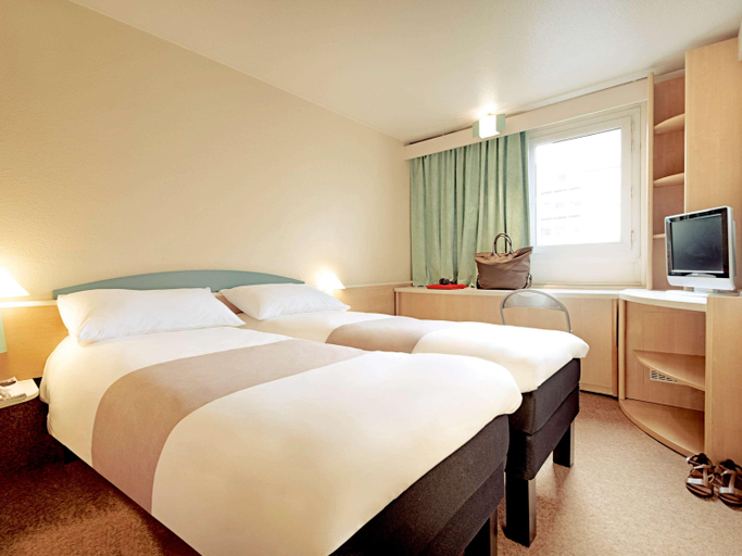 Bedroom 3, B&B HOTEL Duisburg HBF Nord, Duisburg