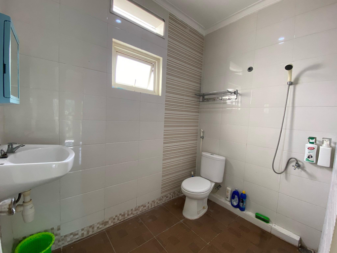 Bathroom 2, Boni and Deci House Juanda Airport, Sidoarjo