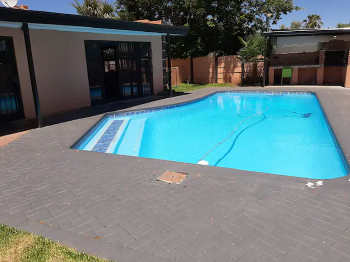 Others 5, Quiet Getaway. Top amenities for a great stay., Mangaung