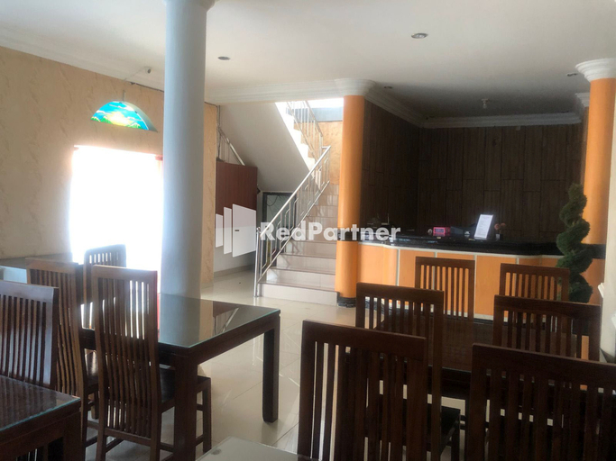 Public Area 3, Hotel Abna Sangatta Mitra RedDoorz, East Kutai