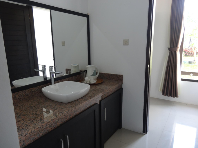 Bedroom 4, Villa Suriyah Lombok maximum 8 adult, Lombok
