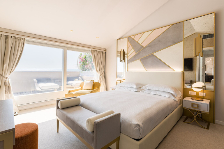 Bedroom 12