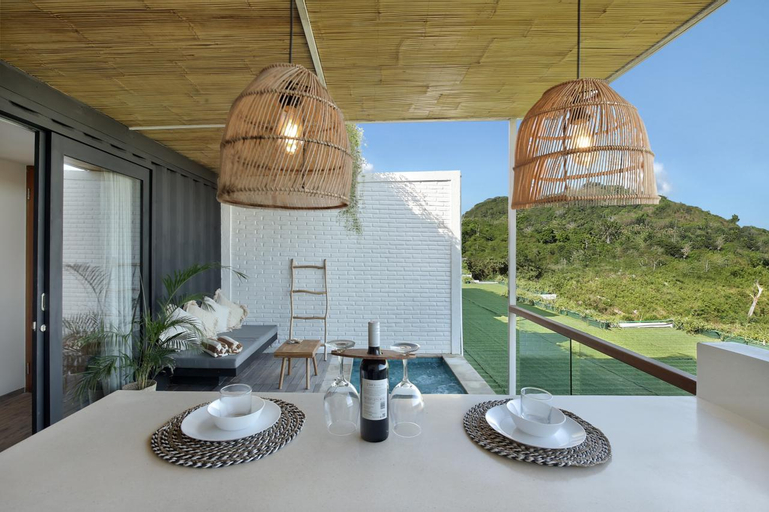 Exterior & Views 10