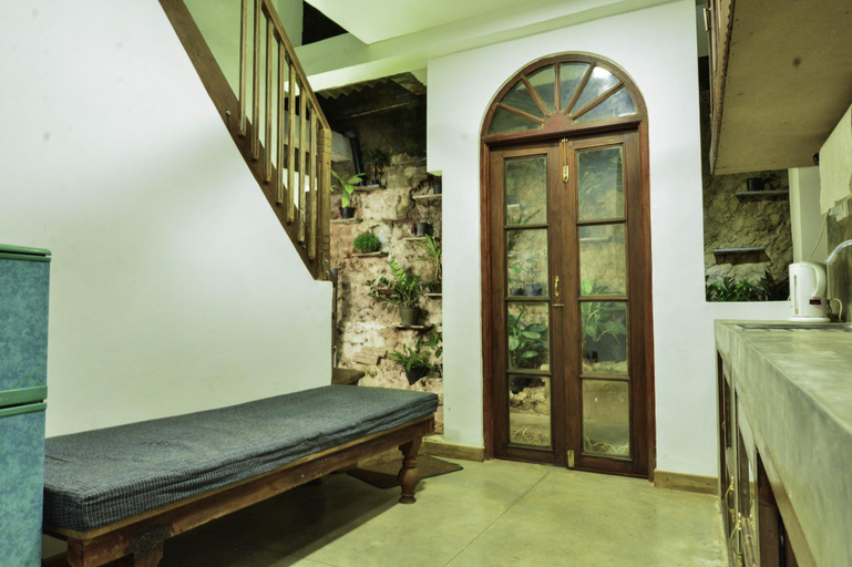 Bedroom 2, Fort Sapphire, Galle Four Gravets
