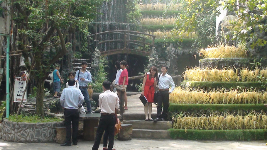 Din Ky Hotel, Thuận An