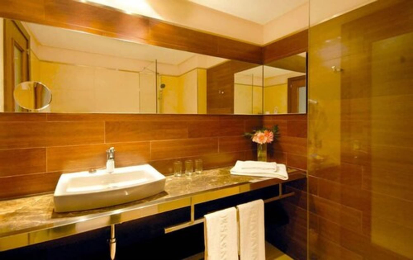 Bathroom 5, Beach Club Font de Sa Cala, Baleares