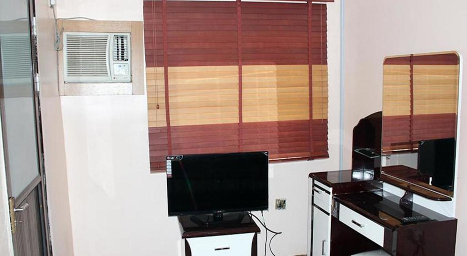 Others 3, Dalian Guest House, Ikeja
