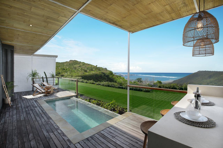 Exterior & Views 9