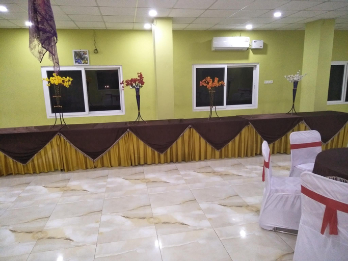 Public Area, Sun n Star, Satna