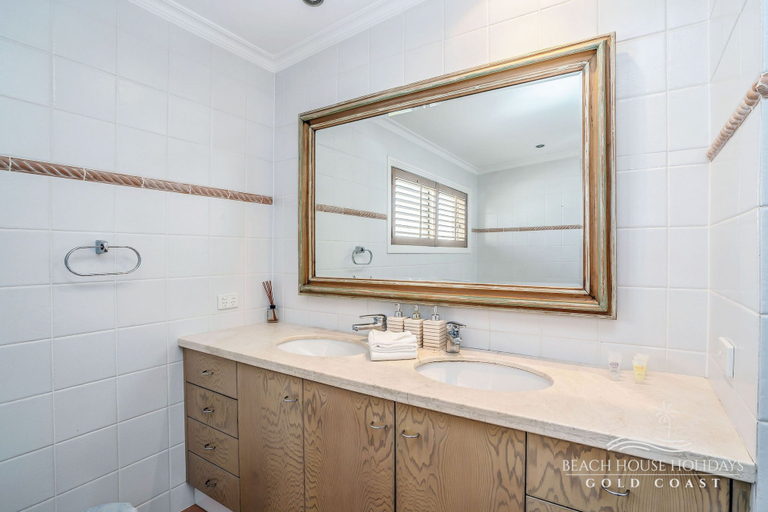 Bathroom 4, True Beachfront Beach House, Gold Coast