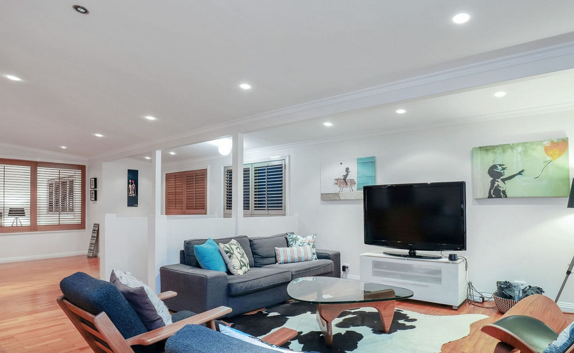Public Area 2, True Beachfront Beach House, Gold Coast