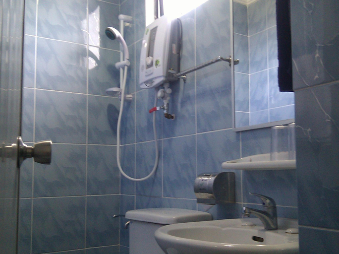 Bathroom 4, Wah May Hotel, Kota Kinabalu
