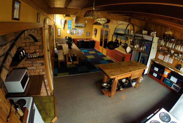 Food & Drinks, Bazils hostel & Surf School, Buller
