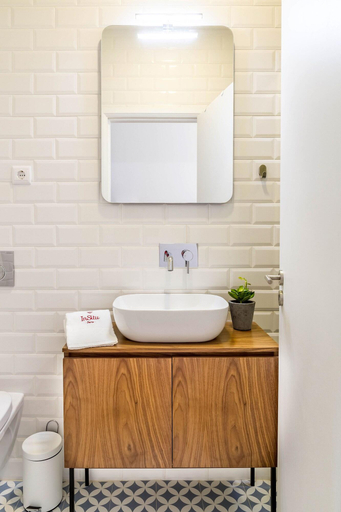 Bathroom 4, Insitu Formosa 168, Porto