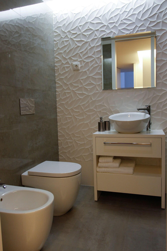 Bathroom 4, Porto Sentido, Porto
