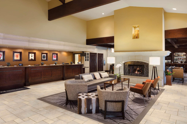 Public Area, DoubleTree by Hilton Ontario Airport, San Bernardino