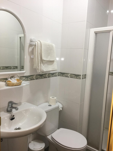Bathroom 4, Hostal La Escapada, Almería