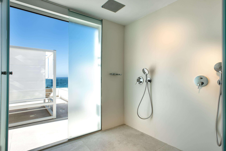 Bathroom 5, Guayarmina Princess, Santa Cruz de Tenerife