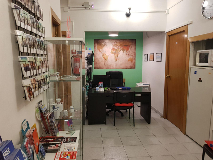 Public Area 2, Hostal Elkano, Barcelona