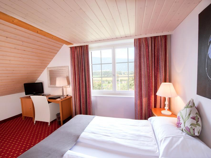Bedroom 2, Hotel Restaurant Schlossli, Nidau