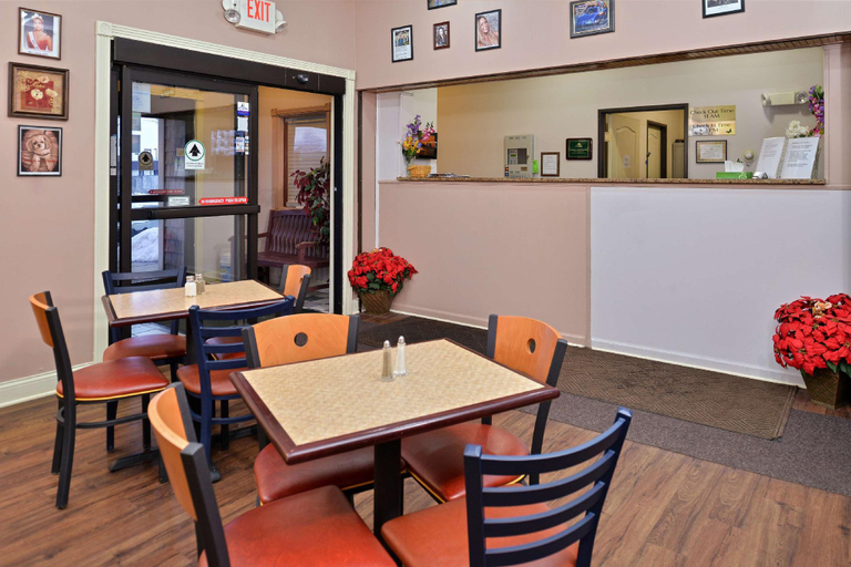 Public Area 2, Americas Best Value Inn & Suites Three Rivers, Saint Joseph