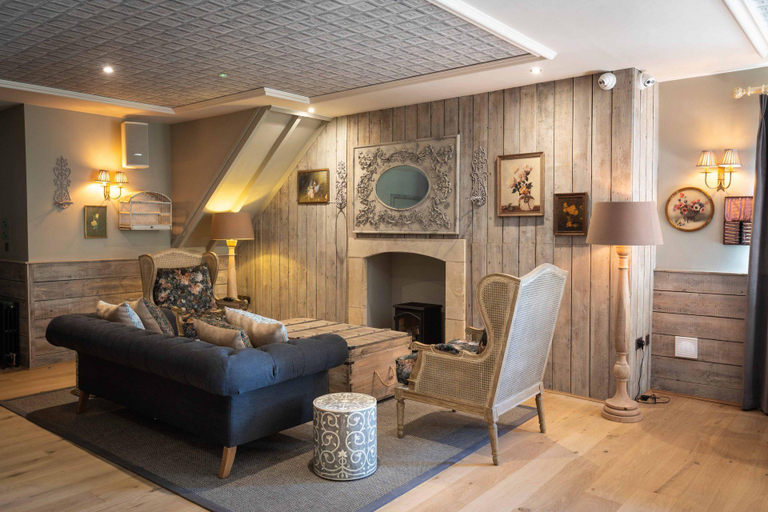 Public Area 3, The Frogmill, Gloucestershire
