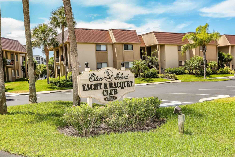 Exterior & Views, Estero Yacht & Racquet 122, Lee