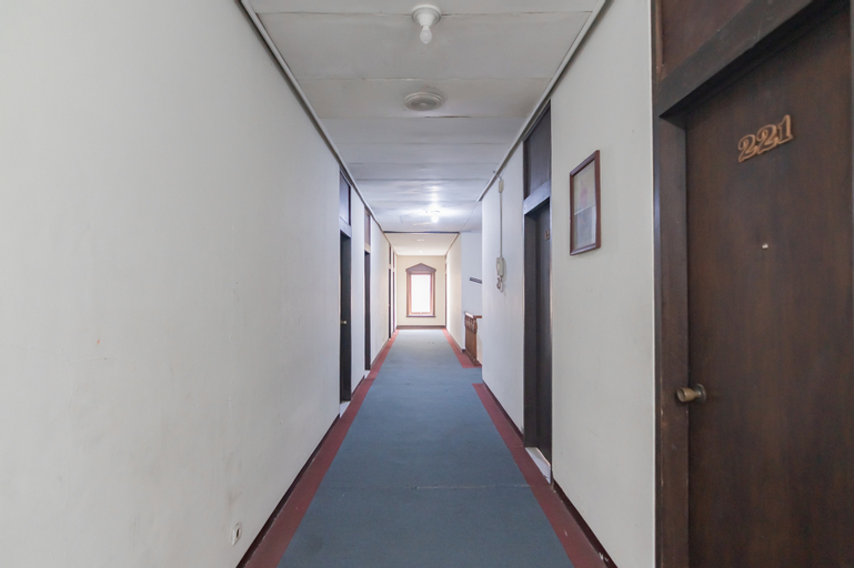 Public Area 23