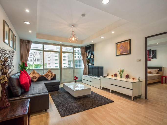 Spacious two-bedroom apartment with full amenities, Bang Rak