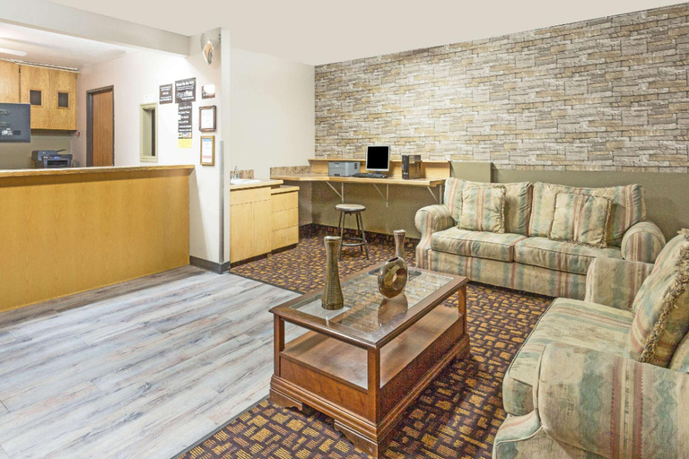 Public Area 2, Super 8 by Wyndham Logan, Cache