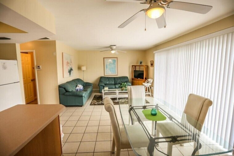 Others 4, 106 Tropical Shores Manor, Lee