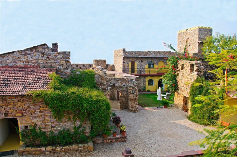 Public Area, Ramathra Fort - 60 Kms From Ranthambore , Karauli