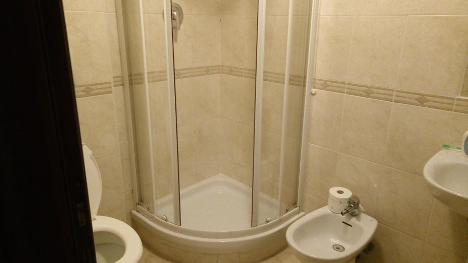 Bathroom 4, Alex Romano, Rome