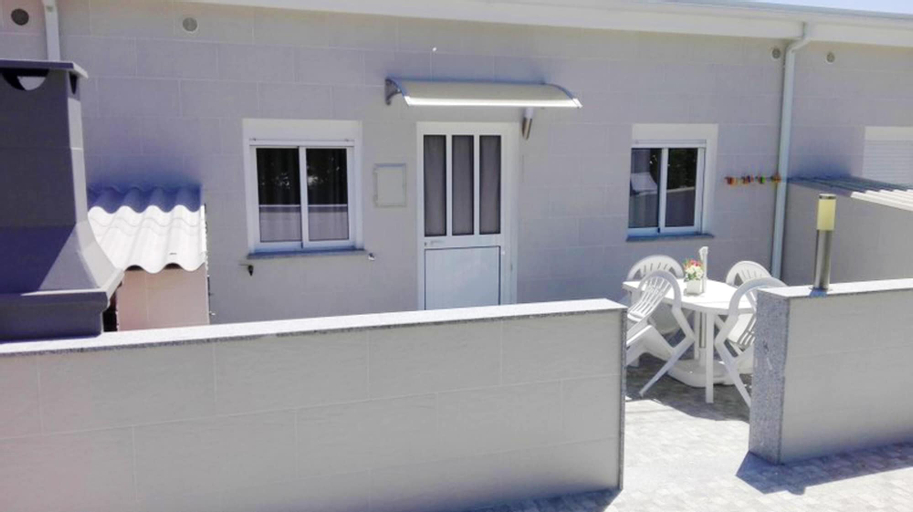 Bedroom 3, 2 bedrooms house with sea view enclosed garden and wifi at Marinhas, Esposende