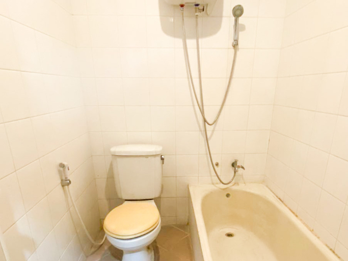 Bathroom 4, Hotel Shabine Rungkut Mitra RedDoorz, Surabaya