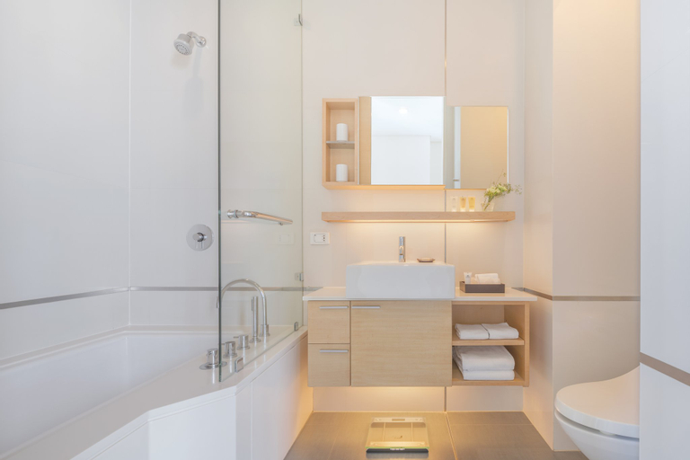 Bathroom 28