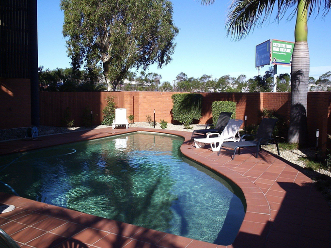 Sport & Beauty 2, Kingsford Smith Motel, Hamilton