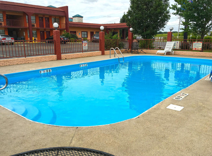 Sport & Beauty 4, Rodeway Inn Canton I-55, Madison