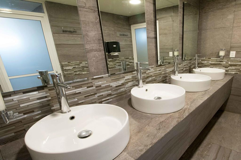Bathroom, Mision Express Tampico, Tampico