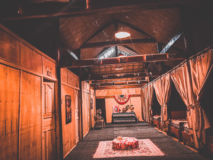 Long Co Tran Homestay, Đồng Văn