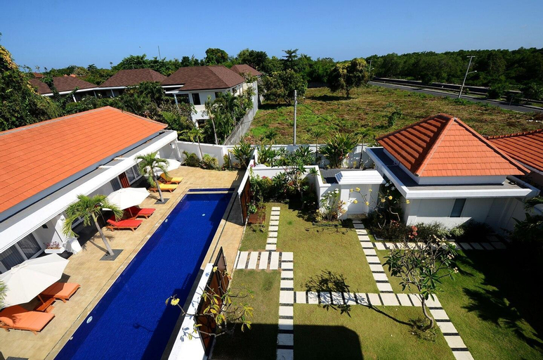 Large, quiet apartment with huge shared pool, Denpasar