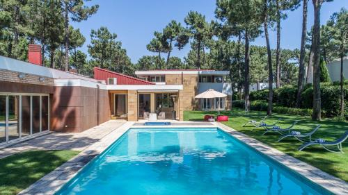 Others 5, Aroeira Villa Sleeps 8 with Pool and Air Con, Almada