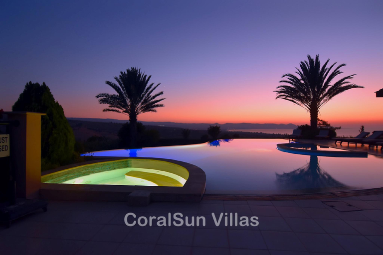 Sport & Beauty 2, Amazing Luxury Villa, In Paphos, Extremely Large Pool Jacuzzi, Gym, Games Room