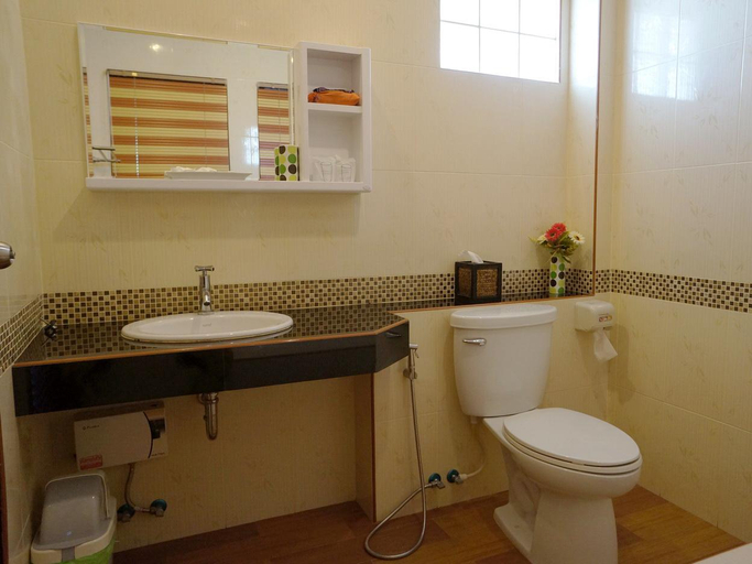 Bathroom 2, Baan I Un Pool Villa, Muang Chon Buri