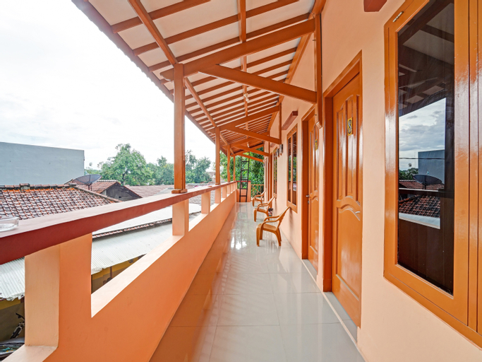 OYO 90710 Krucuk Guest House Syariah, Cirebon