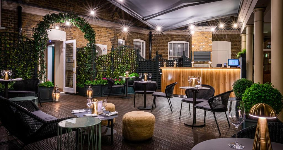 Public Area 4, Sloane Place, London