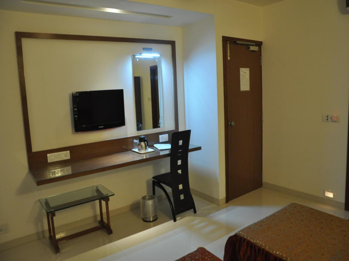 Others 5, Hotel Happiness, Surat